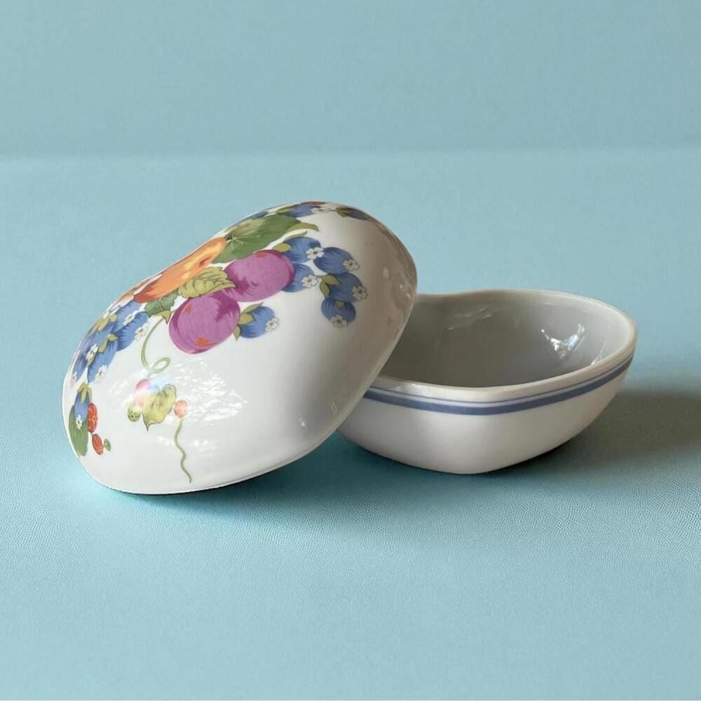 Vintage Estee Lauder Heart-Shaped Trinket Box – Mountain Garden Design